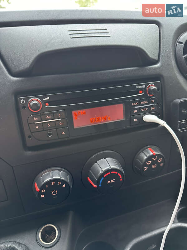 Евакуатор Renault Master 2017 в Яворові