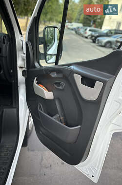 Евакуатор Renault Master 2017 в Яворові