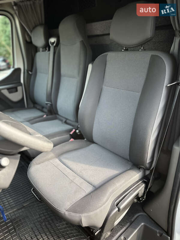 Евакуатор Renault Master 2017 в Яворові