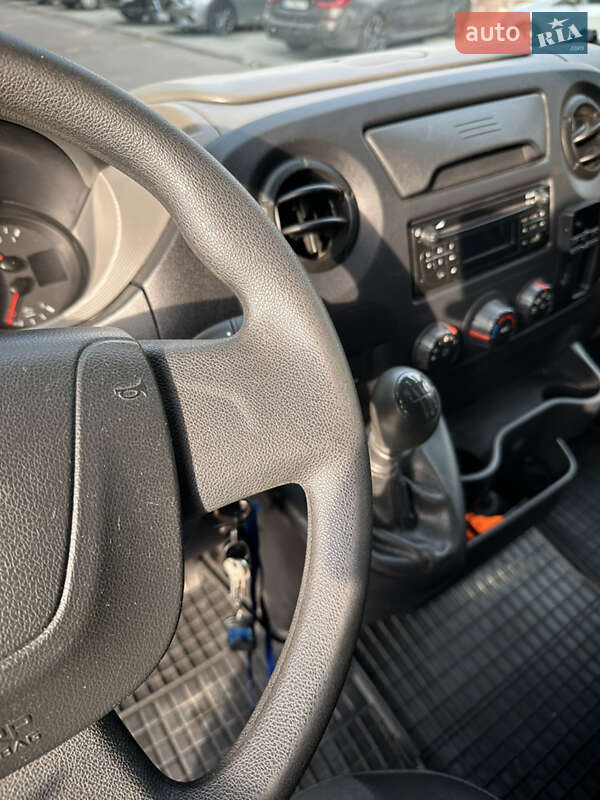 Евакуатор Renault Master 2017 в Яворові