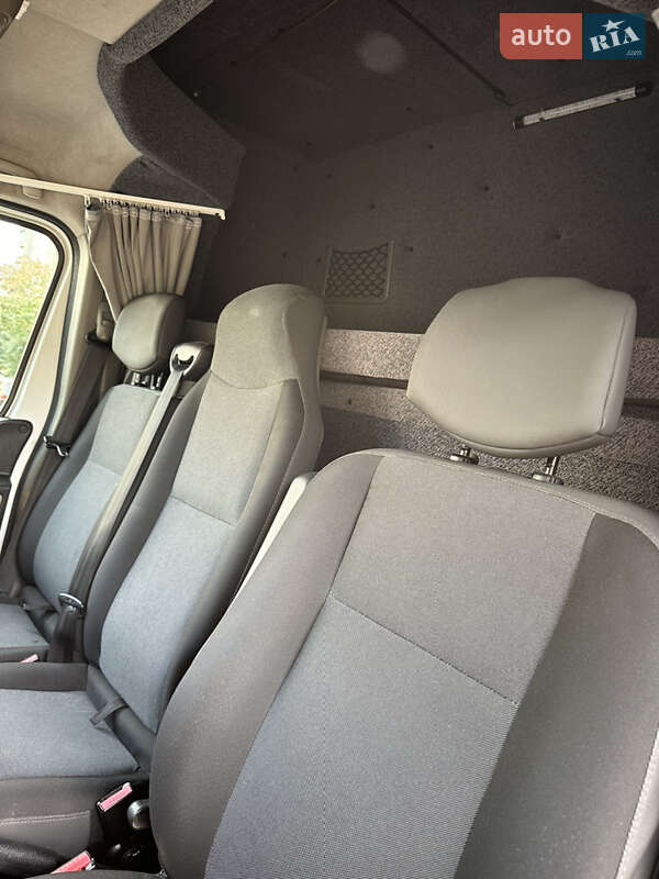 Евакуатор Renault Master 2017 в Яворові