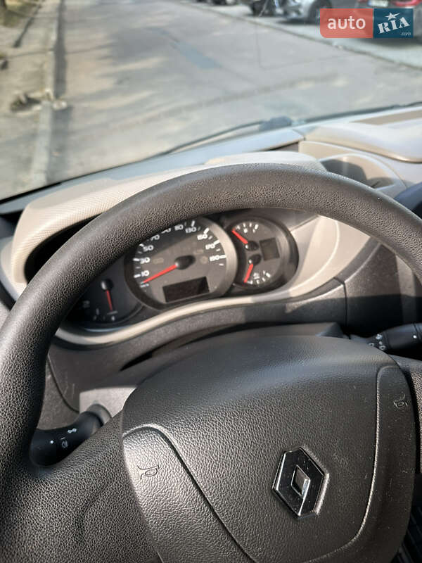 Евакуатор Renault Master 2017 в Яворові