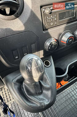 Евакуатор Renault Master 2017 в Яворові