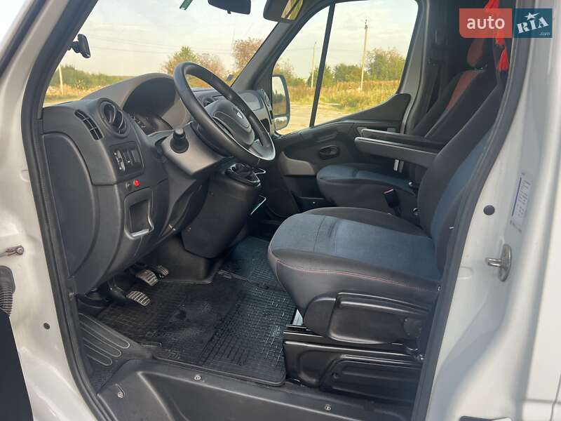 Автовоз Renault Master 2017 в Львові