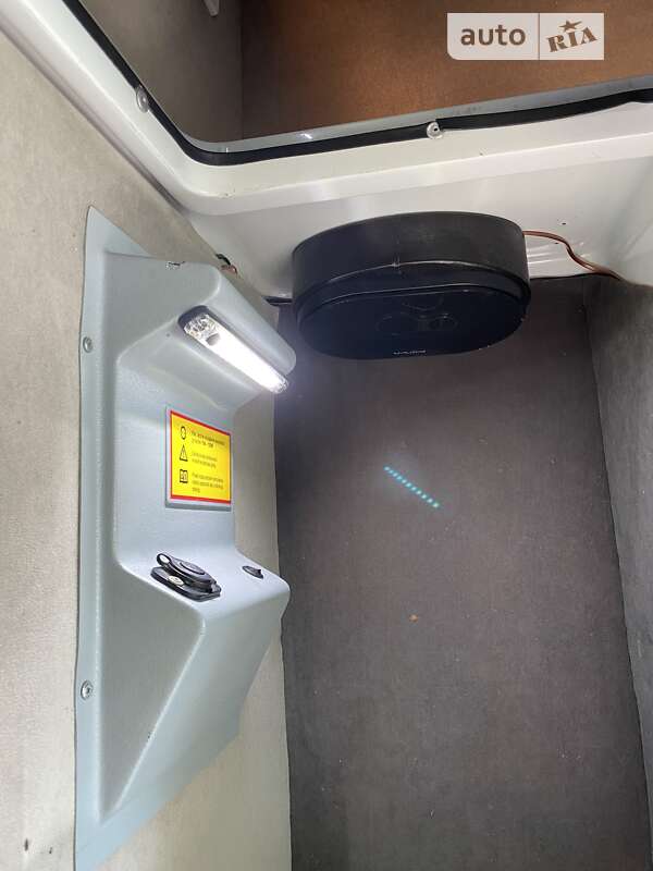 Автовоз Renault Master 2016 в Ровно