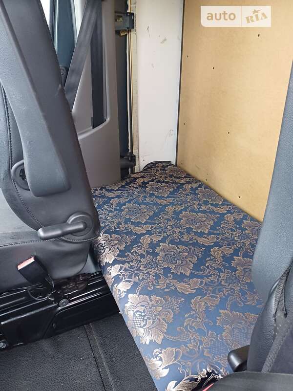 Вантажний фургон Renault Master 2021 в Мостиській