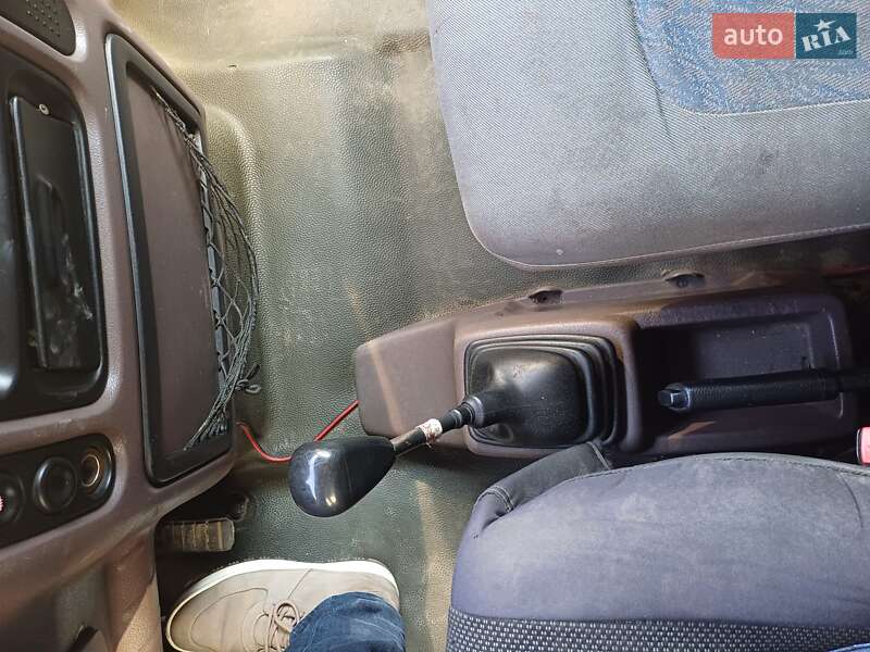 Грузовой фургон Renault Master 2001 в Львове