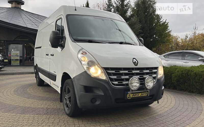 Грузовой фургон Renault Master 2011 в Львове