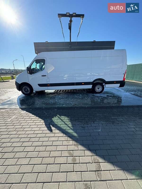 Вантажний фургон Renault Master 2018 в Львові