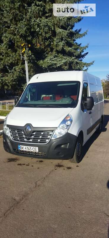 Грузовой фургон Renault Master 2015 в Корце