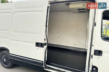 Рефрижератор Renault Master 2000 в 