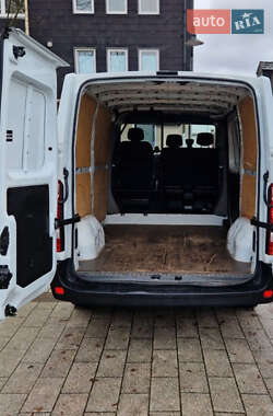 Грузовой фургон Renault Master 2012 в 
