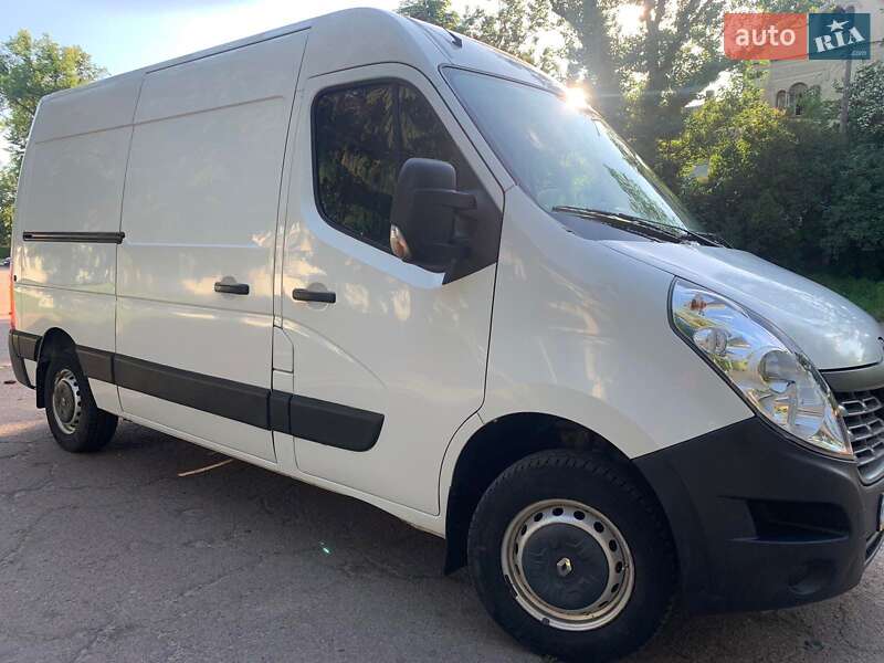 Грузовой фургон Renault Master 2015 в Корсуне-Шевченковском