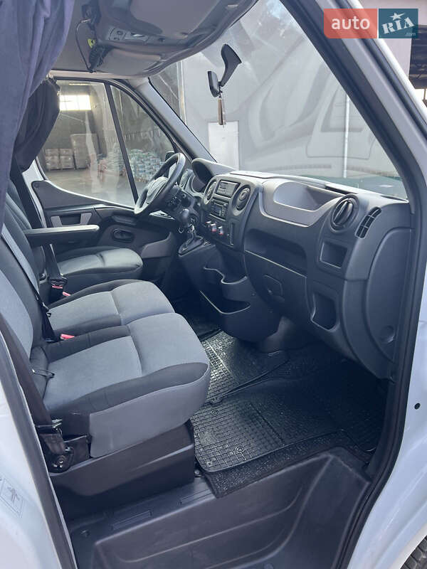 Автовоз Renault Master 2015 в Володимирі