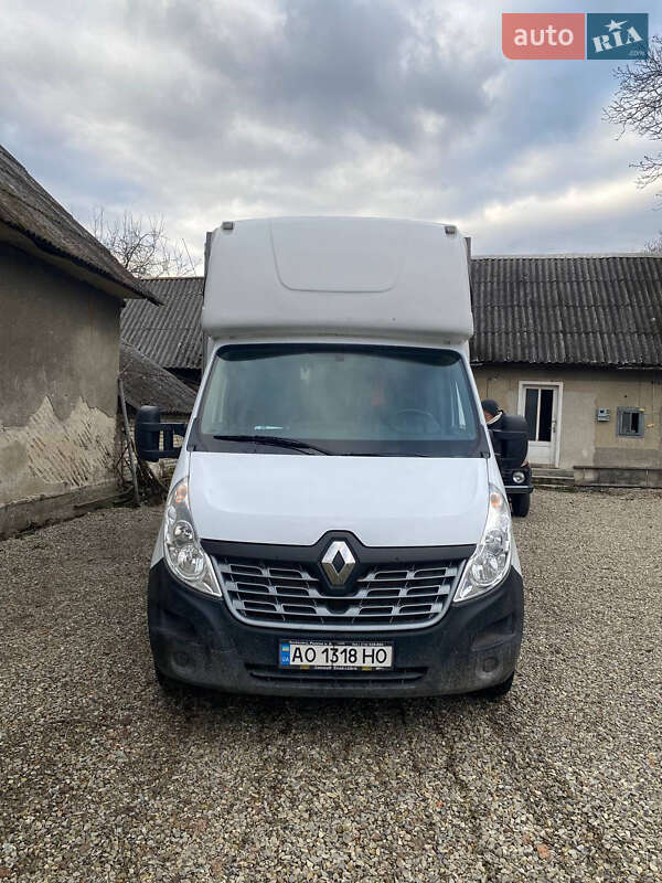 Вантажний фургон Renault Master 2018 в Ужгороді