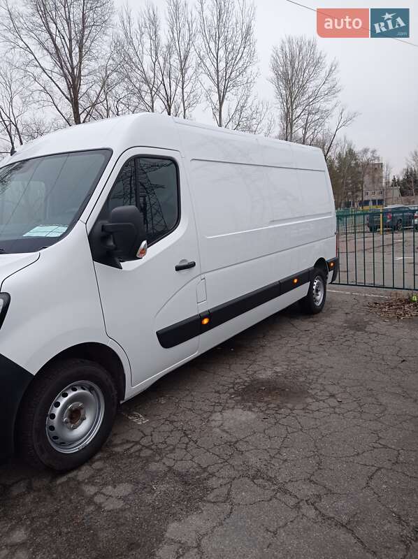Грузовой фургон Renault Master 2020 в 