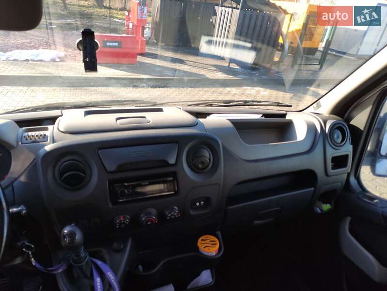 Грузовой фургон Renault Master 2011 в Стрые