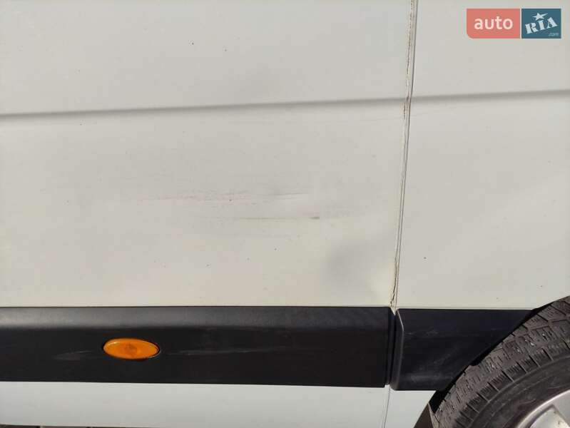 Грузовой фургон Renault Master 2011 в Стрые