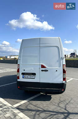 Вантажний фургон Renault Master 2015 в Мукачевому