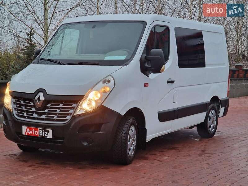 Вантажний фургон Renault Master 2017 в Рівному