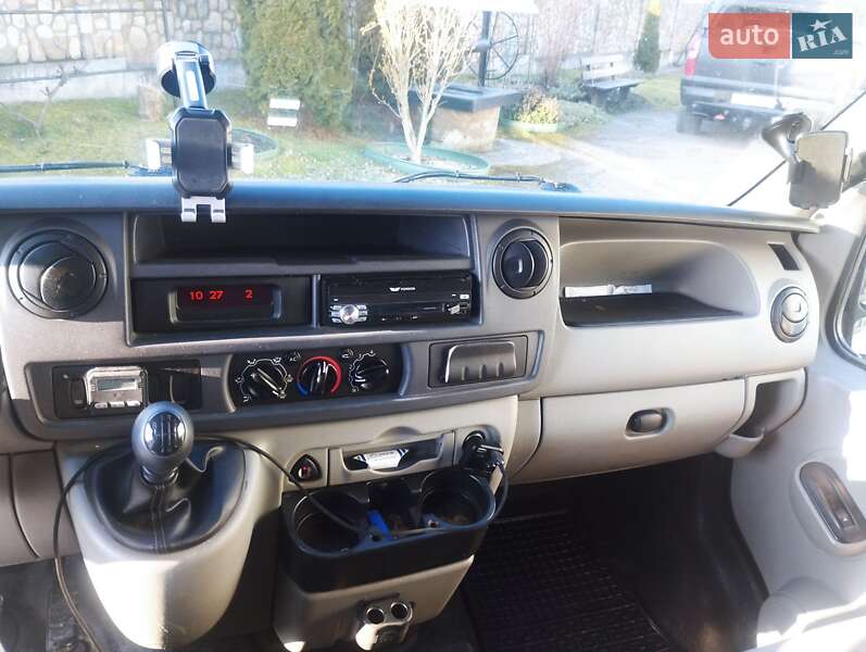 Эвакуатор Renault Master 2010 в Ивано-Франковске