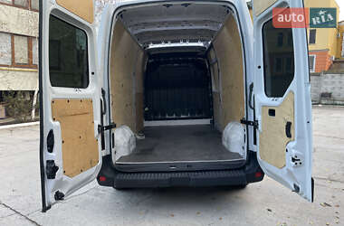 Грузовой фургон Renault Master 2019 в 