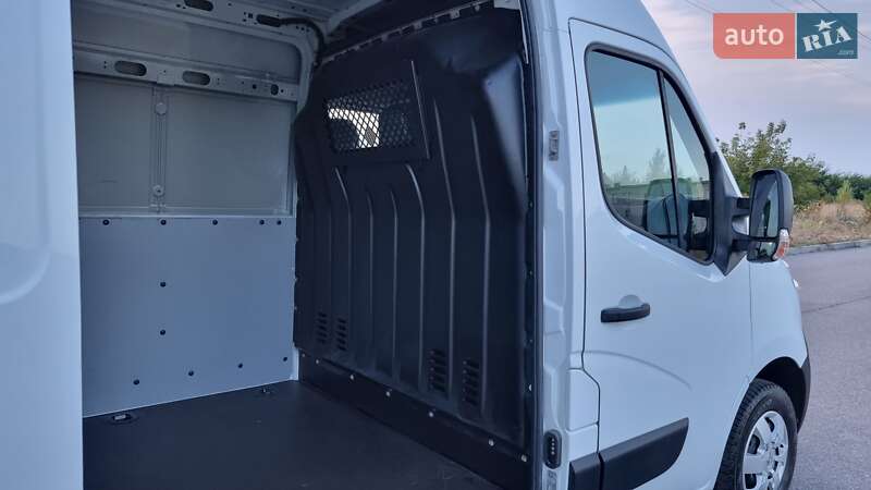 Вантажний фургон Renault Master 2018 в Житомирі