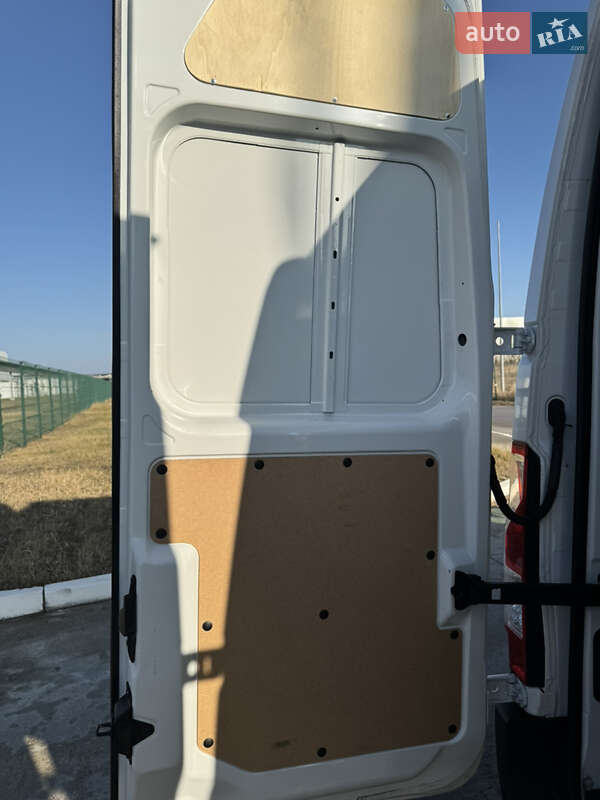Грузовой фургон Renault Master 2021 в Коростене