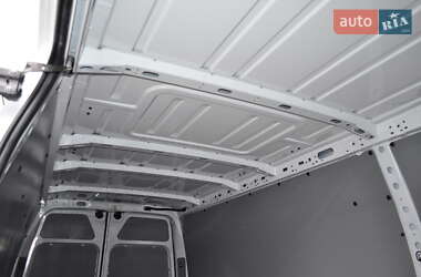 Грузовой фургон Renault Master 2018 в 