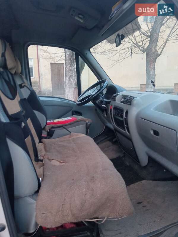 Микроавтобус Renault Master 2003 в Брошневе-Осаде