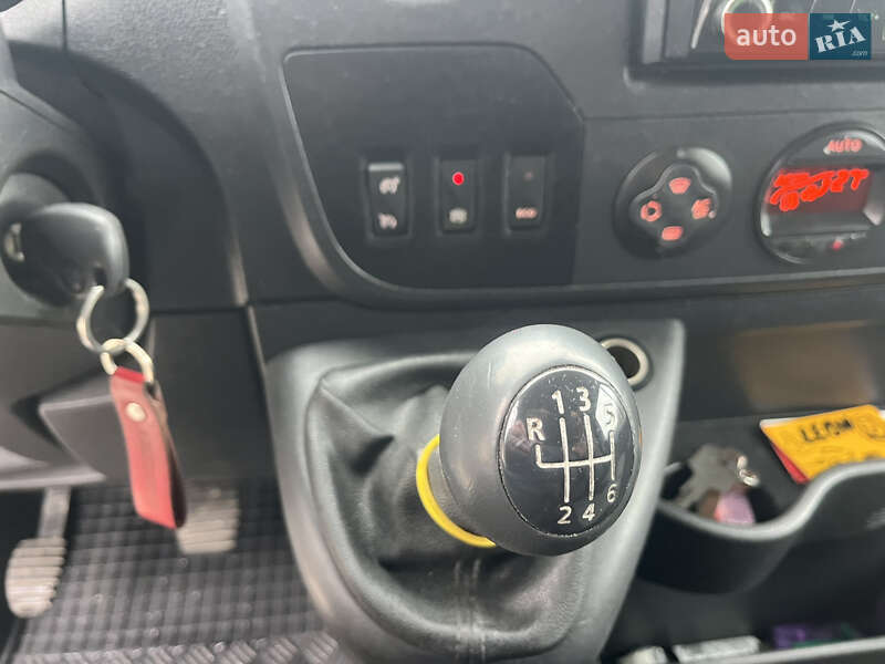 Автовоз Renault Master 2016 в Дунаевцах