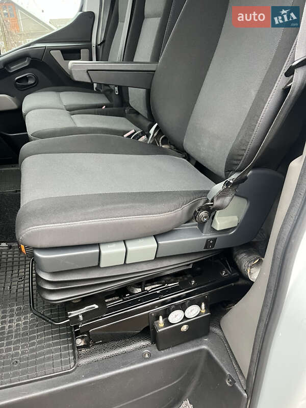 Автовоз Renault Master 2016 в Дунаевцах