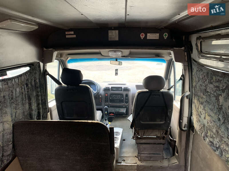 Вантажопасажирський фургон Renault Master 2001 в Мукачевому