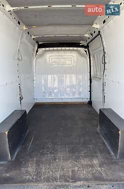 Грузовой фургон Renault Master 2016 в 