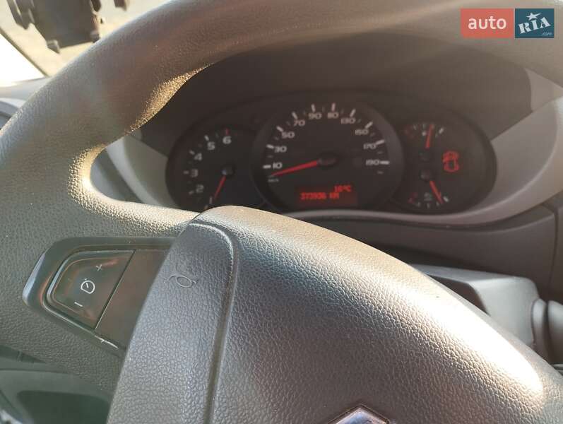 Вантажний фургон Renault Master 2017 в Сумах