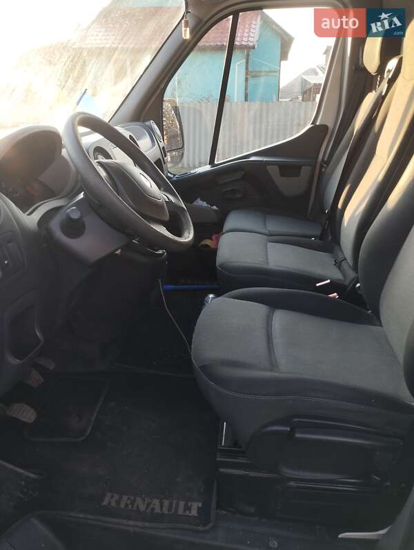 Вантажний фургон Renault Master 2017 в Сумах