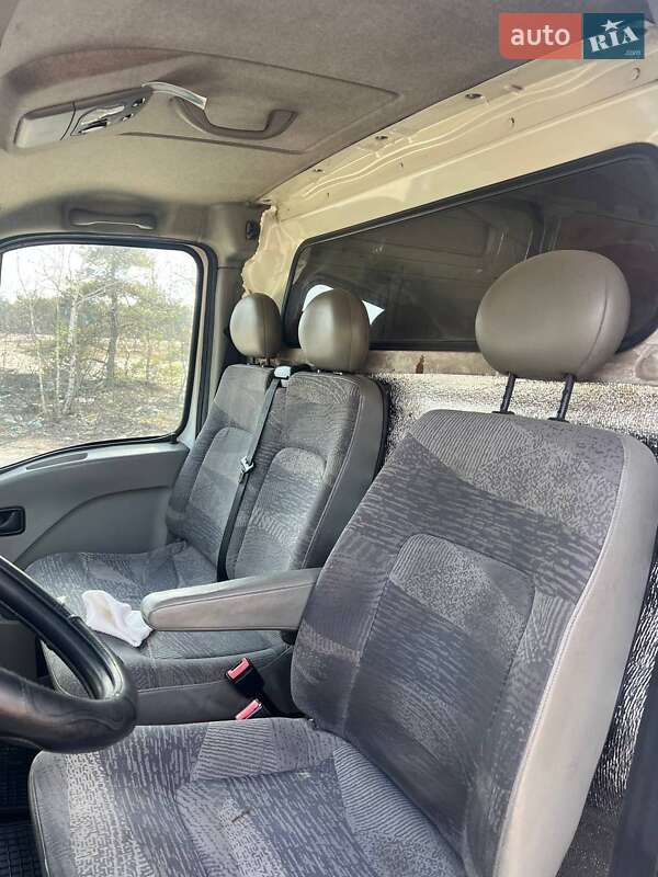 Мікроавтобус Renault Master 2005 в Яворові