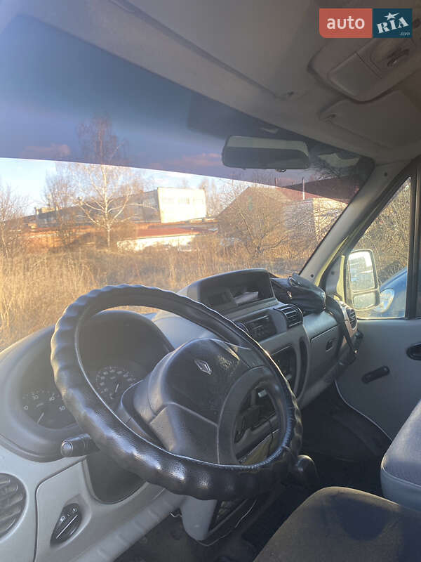 Вантажний фургон Renault Master 2001 в Краматорську
