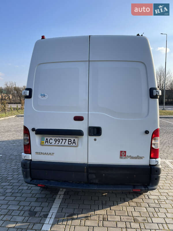 Грузовой фургон Renault Master 2008 в Торчине