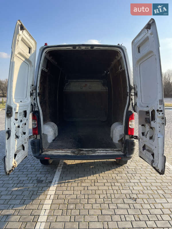 Грузовой фургон Renault Master 2008 в Торчине