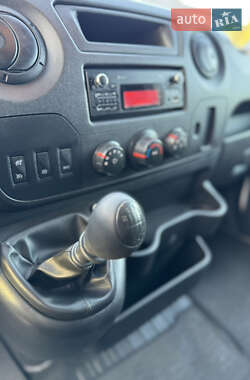 Грузопассажирский фургон Renault Master 2017 в 
