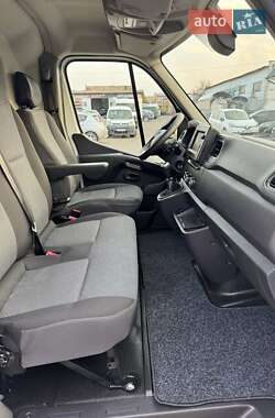 Грузовой фургон Renault Master 2021 в 