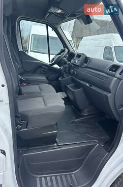 Грузовой фургон Renault Master 2021 в 