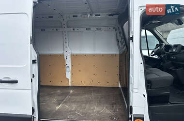 Грузовой фургон Renault Master 2021 в 