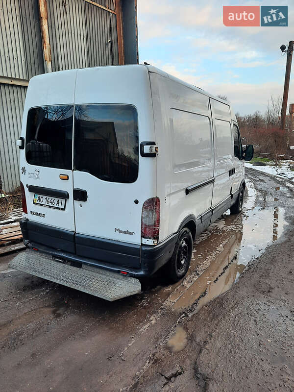 Вантажний фургон Renault Master 2003 в Мукачевому