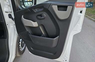 Грузовой фургон Renault Master 2018 в 