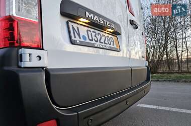 Грузовой фургон Renault Master 2018 в 