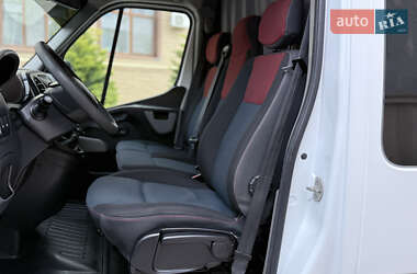 Грузопассажирский фургон Renault Master 2016 в 