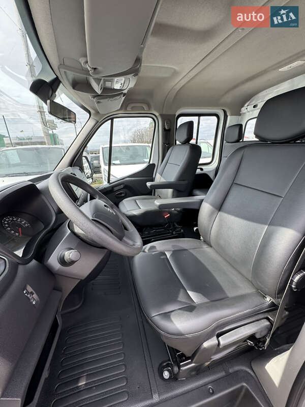 Вантажопасажирський фургон Renault Master 2020 в Києві