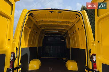 Грузовой фургон Renault Master 2017 в 